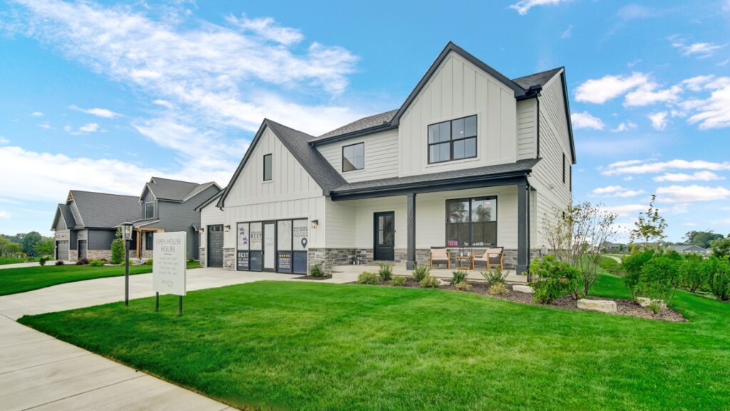 3105 Whispering Brook Ln